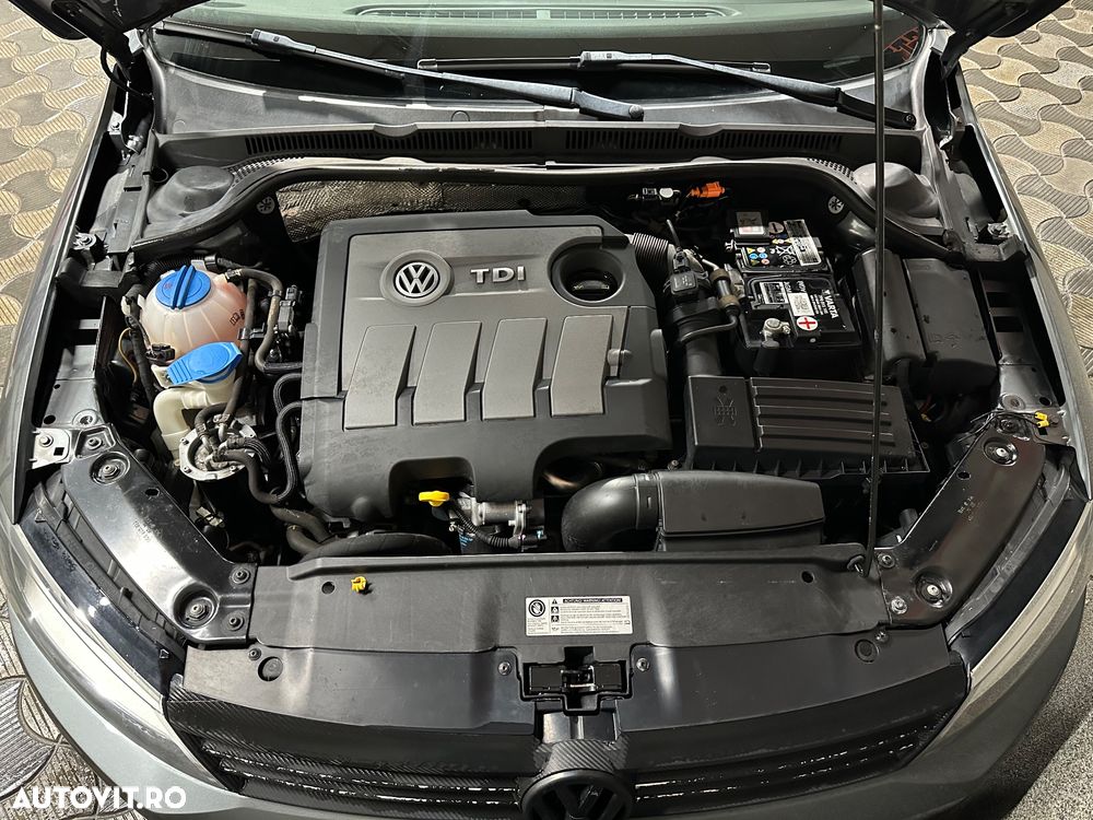 Volkswagen Jetta 1.6 TDI Comfortline - 13