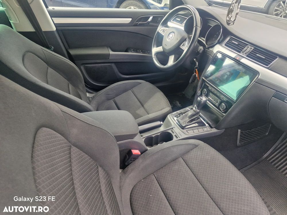 Skoda Superb 2.0 TDI Elegance DSG - 2