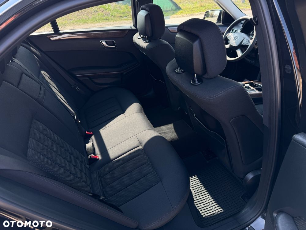 Mercedes-Benz Klasa E 200 CGI BlueEFFICIENCY 7G-TRONIC Elegance - 14