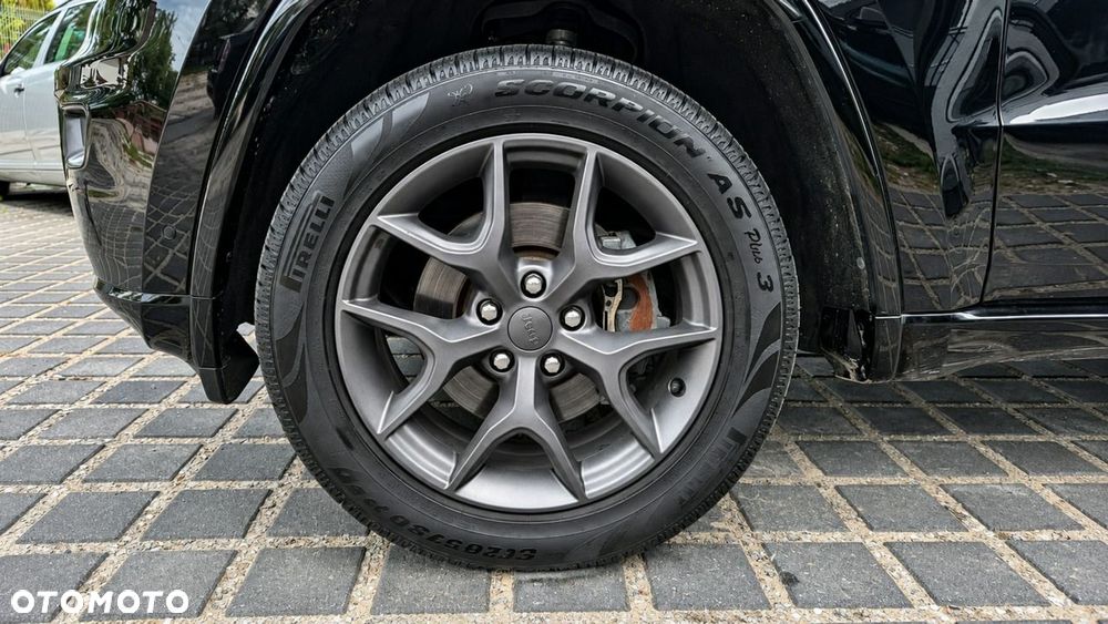 Jeep Grand Cherokee - 37
