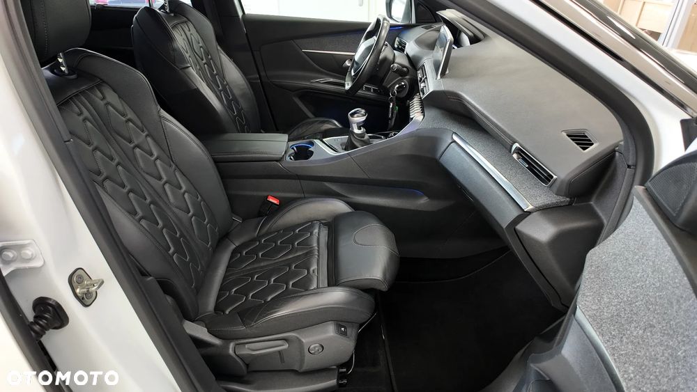 Peugeot 5008 2.0 BlueHDi Allure 7os - 17