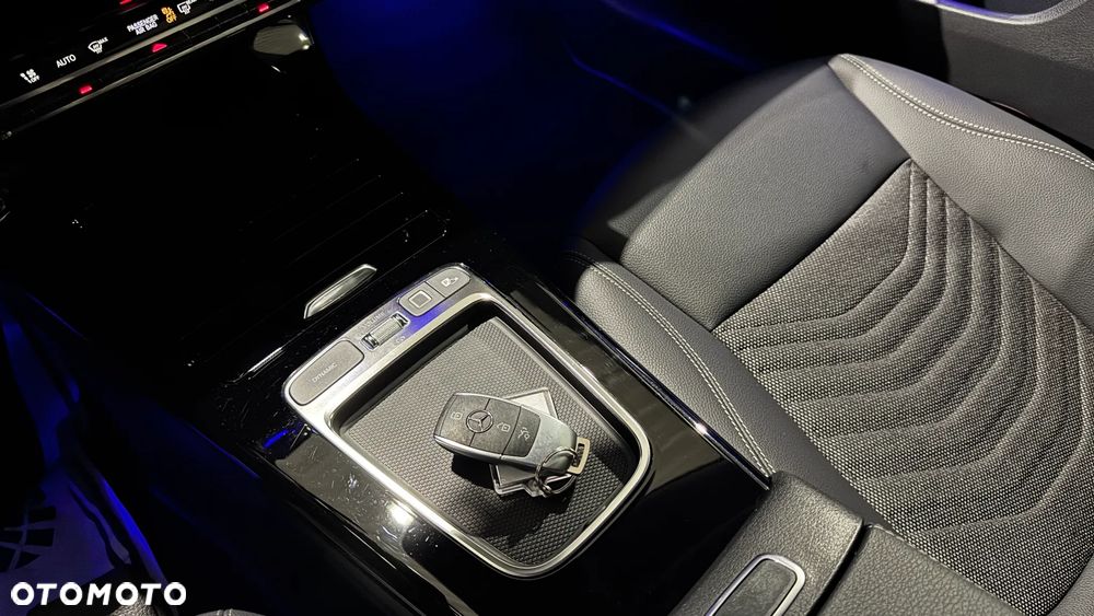 Mercedes-Benz CLA 180 Progressive 7G-DCT - 28