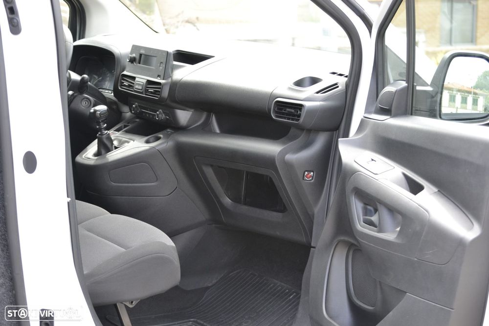 Toyota Proace City 1.5D L1 Comfort com Proteção Interior - 16