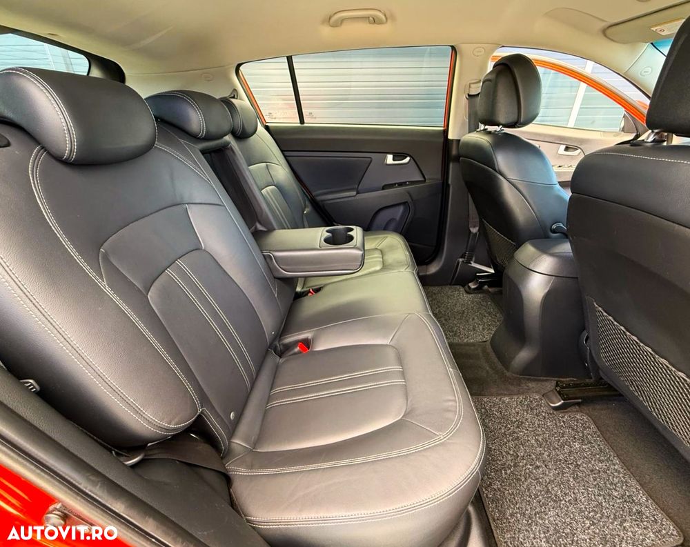 Kia Sportage 2.0 CRDI 4WD Automatik Spirit - 24