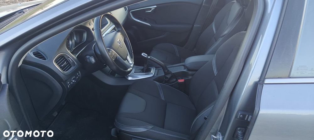 Volvo V40 D4 Summum - 14