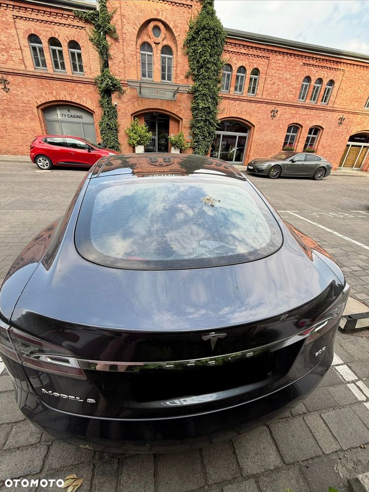 Tesla Model S 60 D - 6