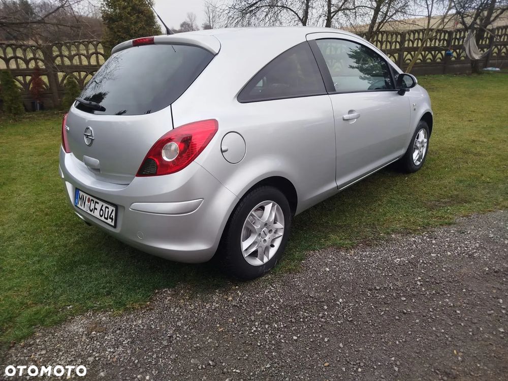 Opel Corsa 1.4 16V 150 Jahre - 18