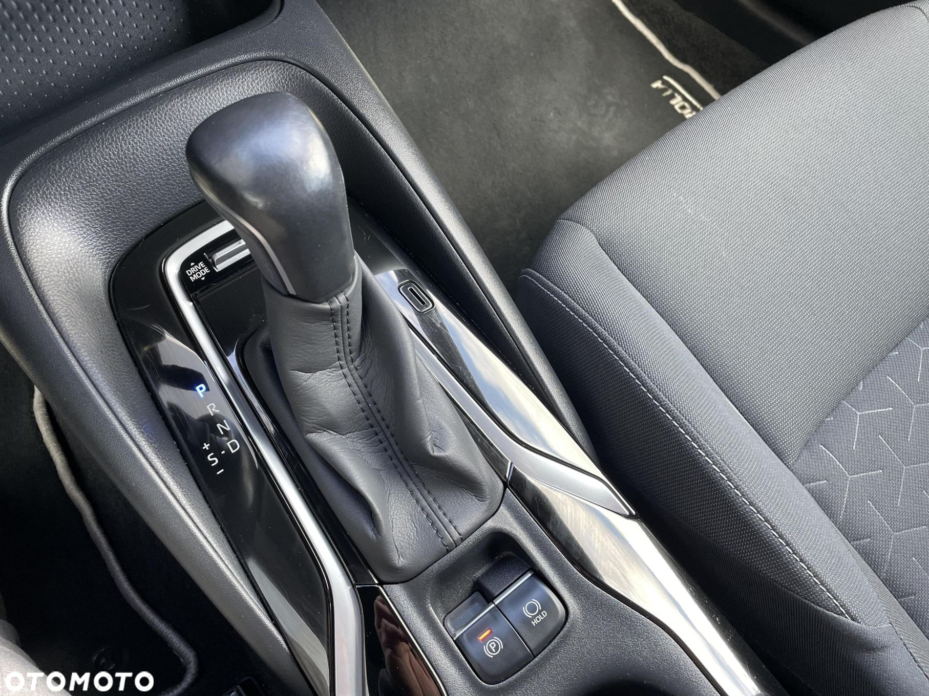 Toyota Corolla 2.0 Hybrid Comfort - 15