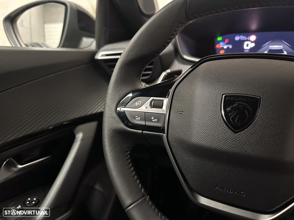 Peugeot 2008 1.2 PureTech Allure Pack EAT8 - 38