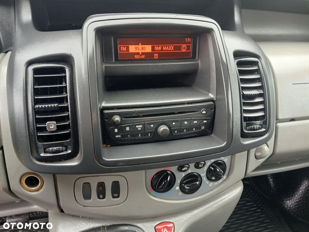 Renault TRAFIC - 12