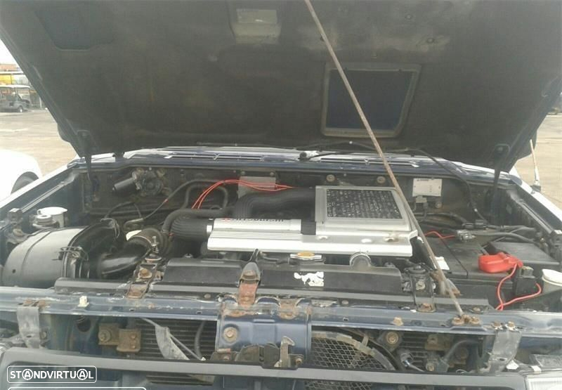 Mitsubishi Pajero 2.8 TD de 2000 disponível para peças motor vendido - 7