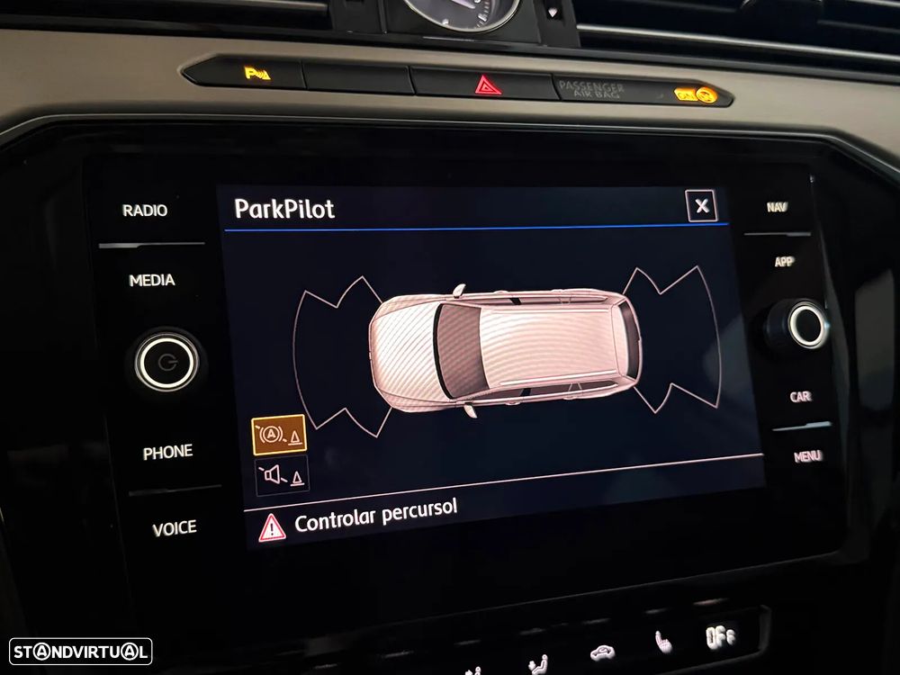 VW Passat Variant 1.6 TDI Highline - 14