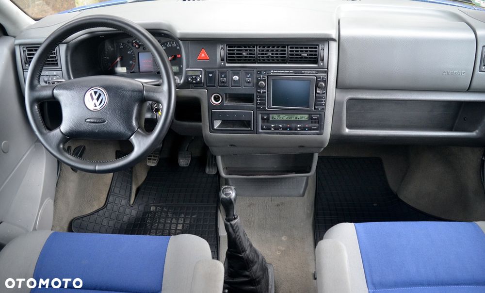 Volkswagen Multivan - 21