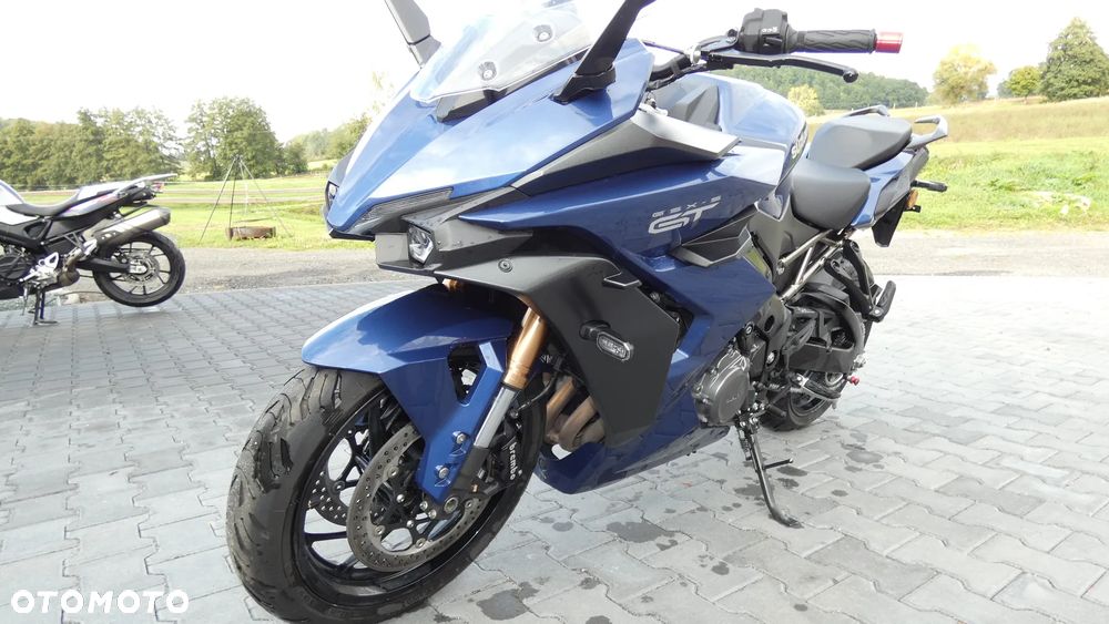 Suzuki GSX - 5