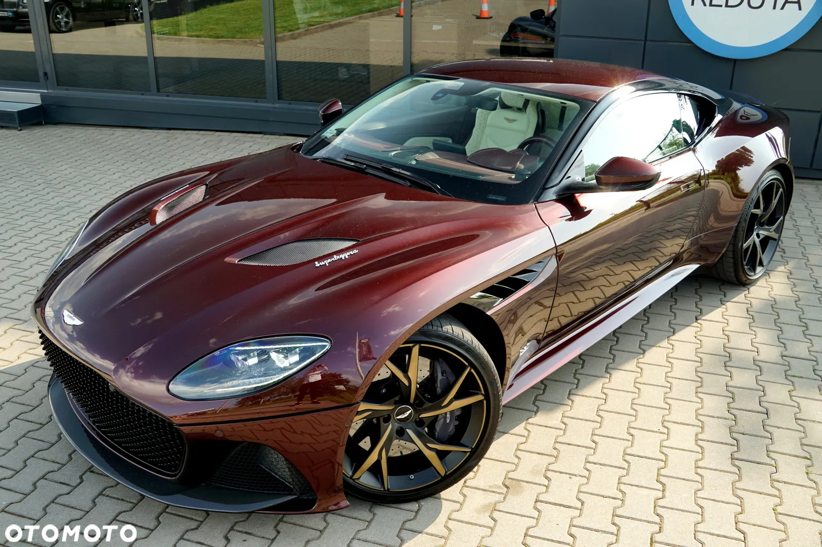 Aston Martin DBS Superleggera Standard - 2