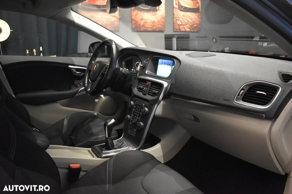 Volvo V40 D4 VEA Summum - 18