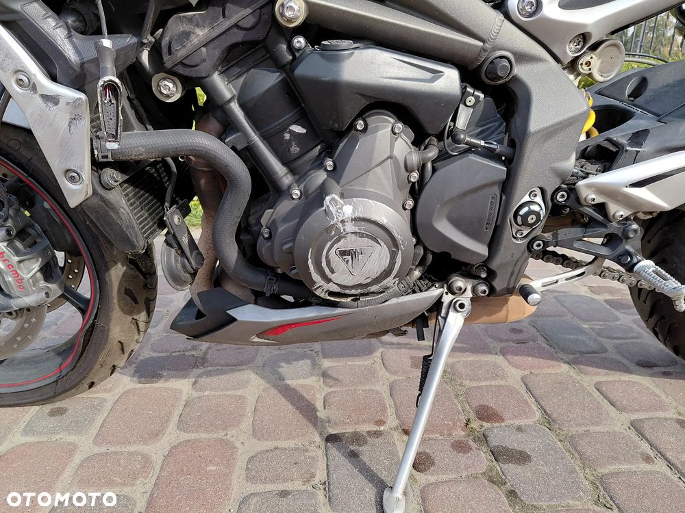 Triumph Street Triple - 19