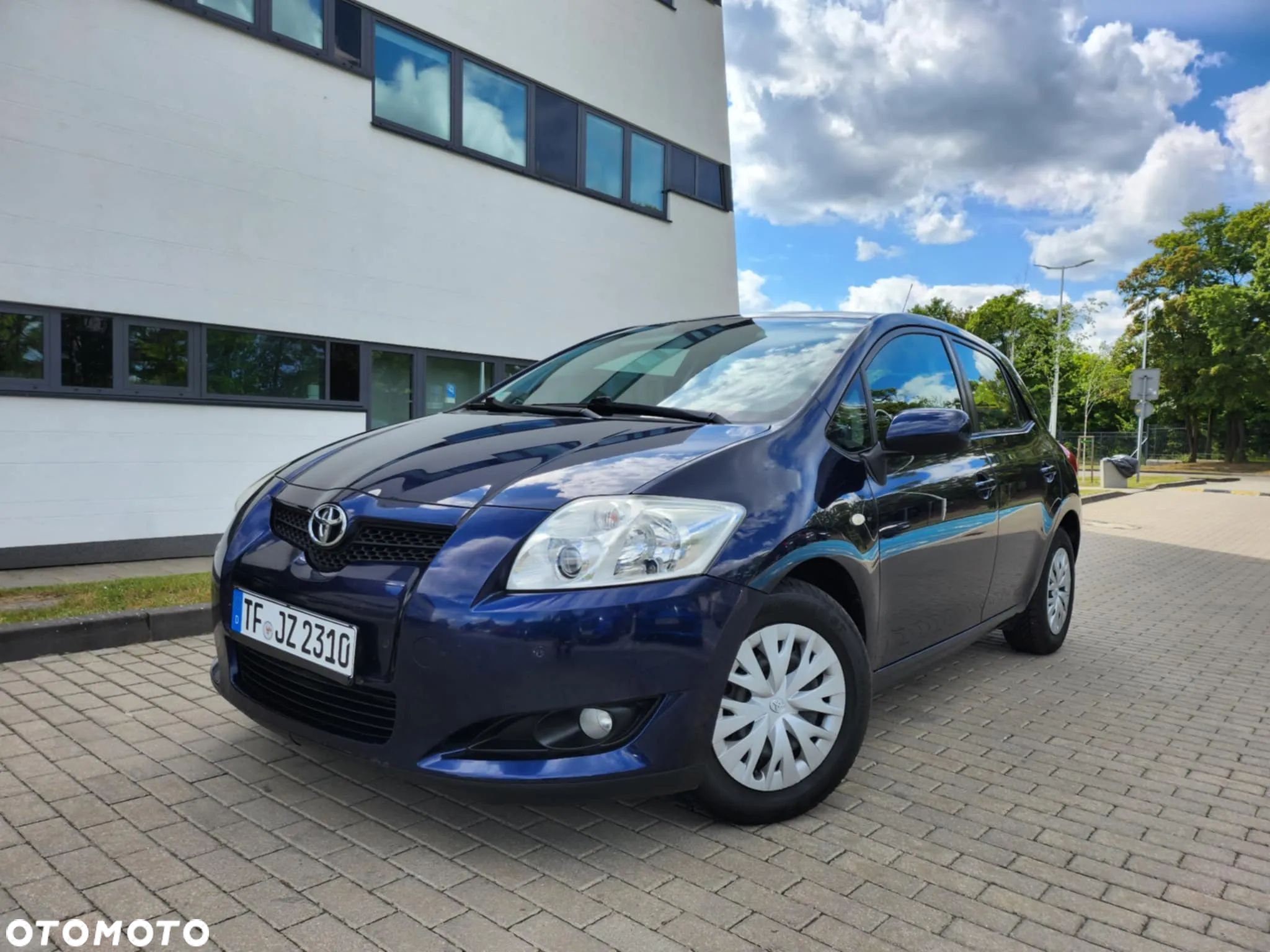 Toyota Auris - 1