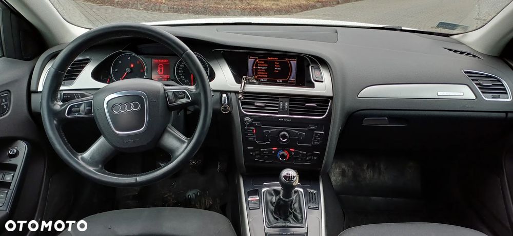 Audi A4 Avant 2.0 TDI - 15