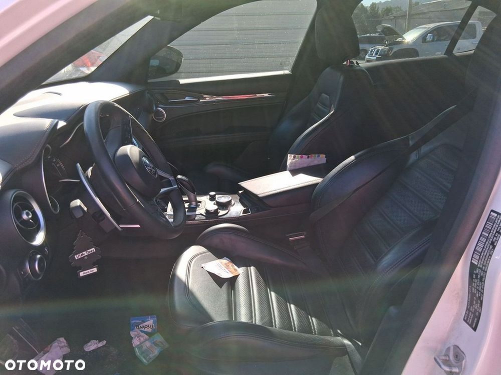 Alfa Romeo Stelvio 2.0 Turbo TI Q4 - 6