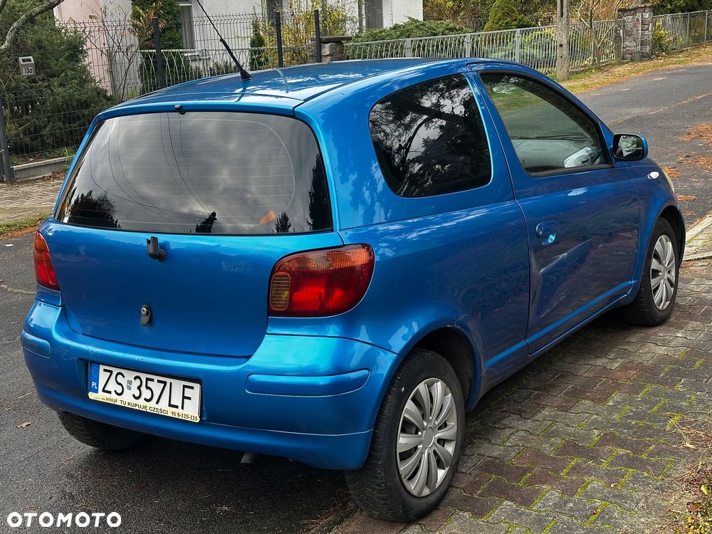 Toyota Yaris 1.0 Base - 5