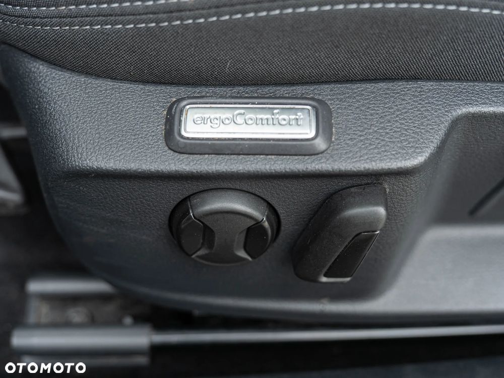 Volkswagen Passat 1.5 TSI EVO Elegance - 33