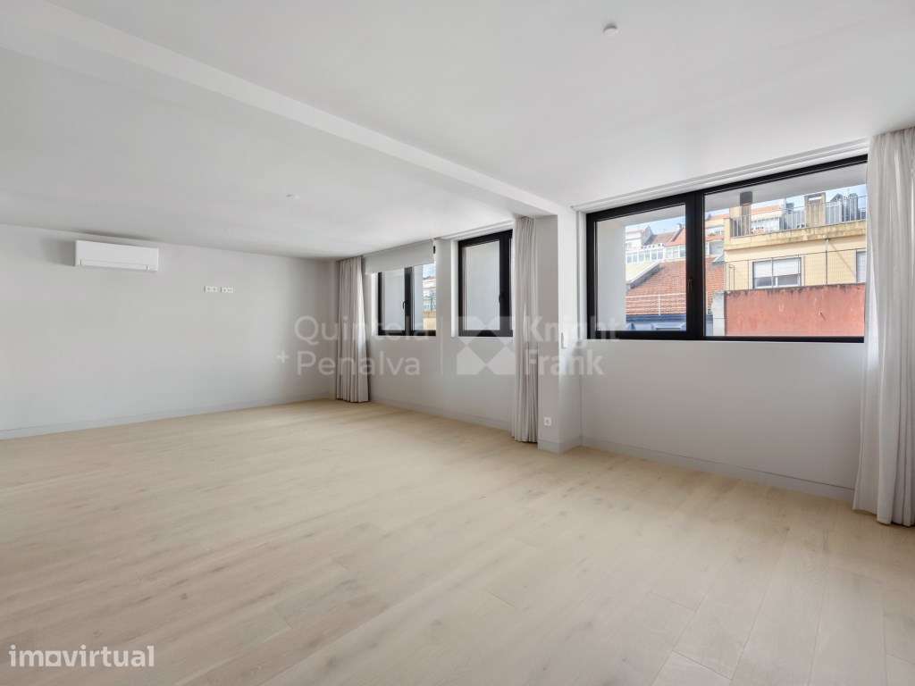 Apartamento T2 com estacionamento e arrecadação , Avenidas Novas - Grande imagem: 4/30