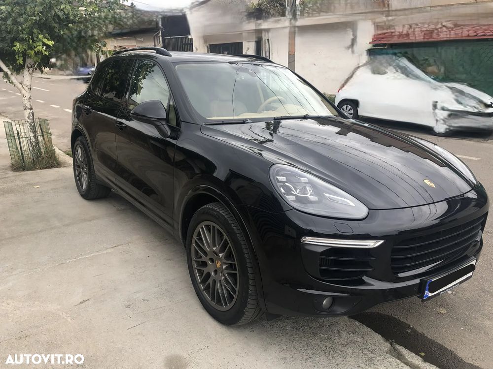 Porsche Cayenne - 2