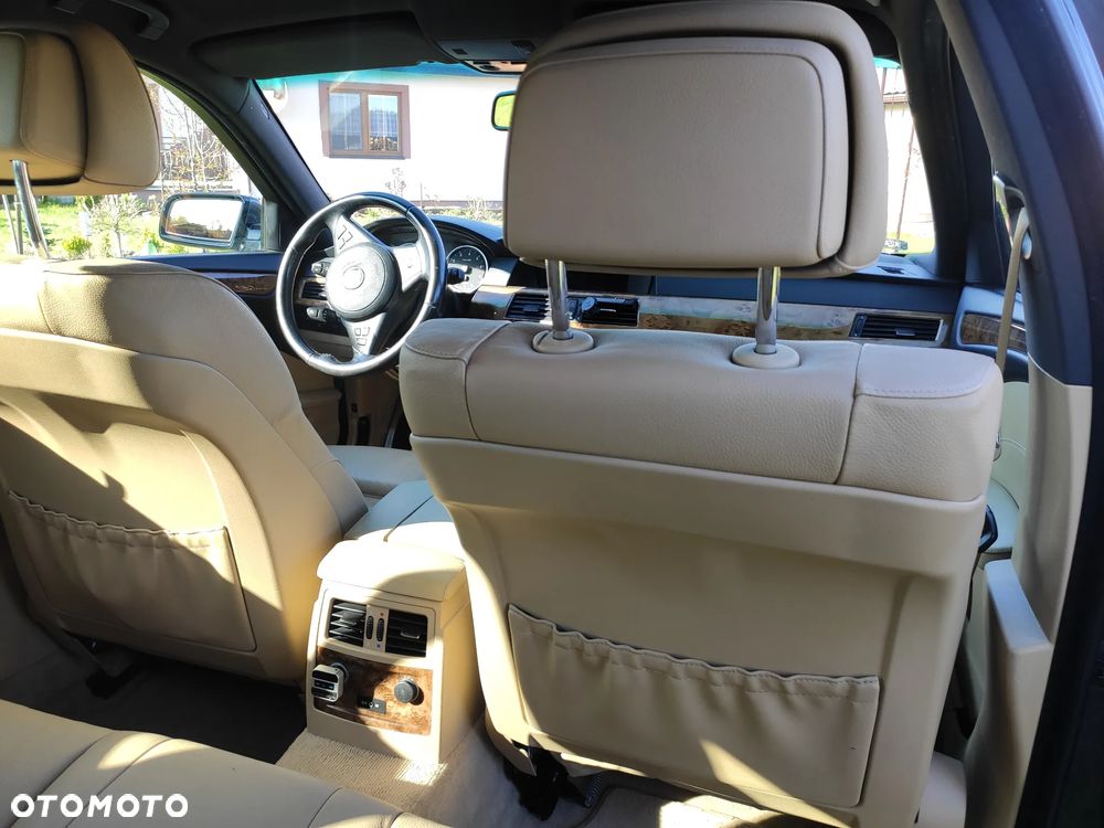 BMW Seria 5 530xi Touring Edition Exclusive - 9