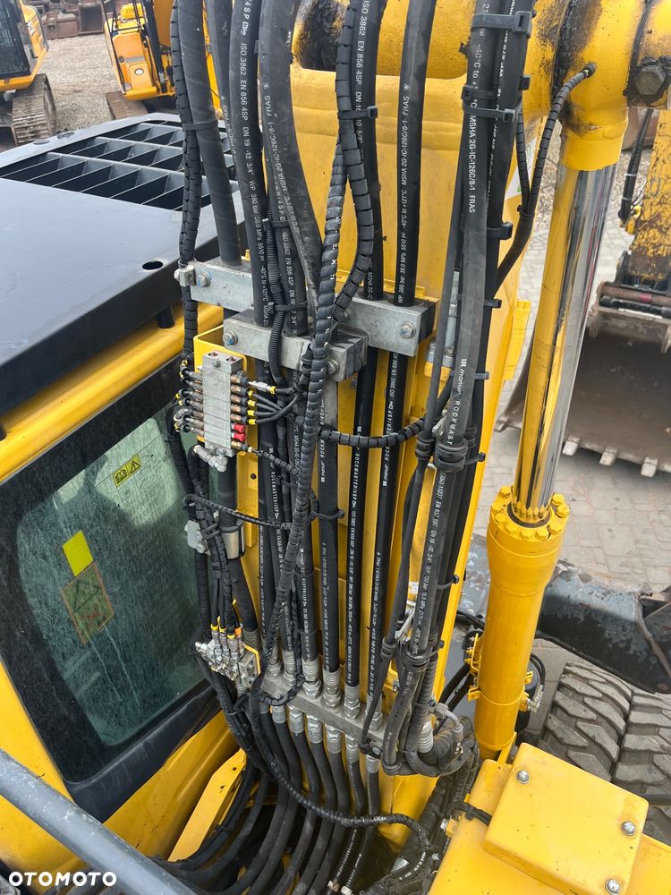 Komatsu PW180-10 - 13