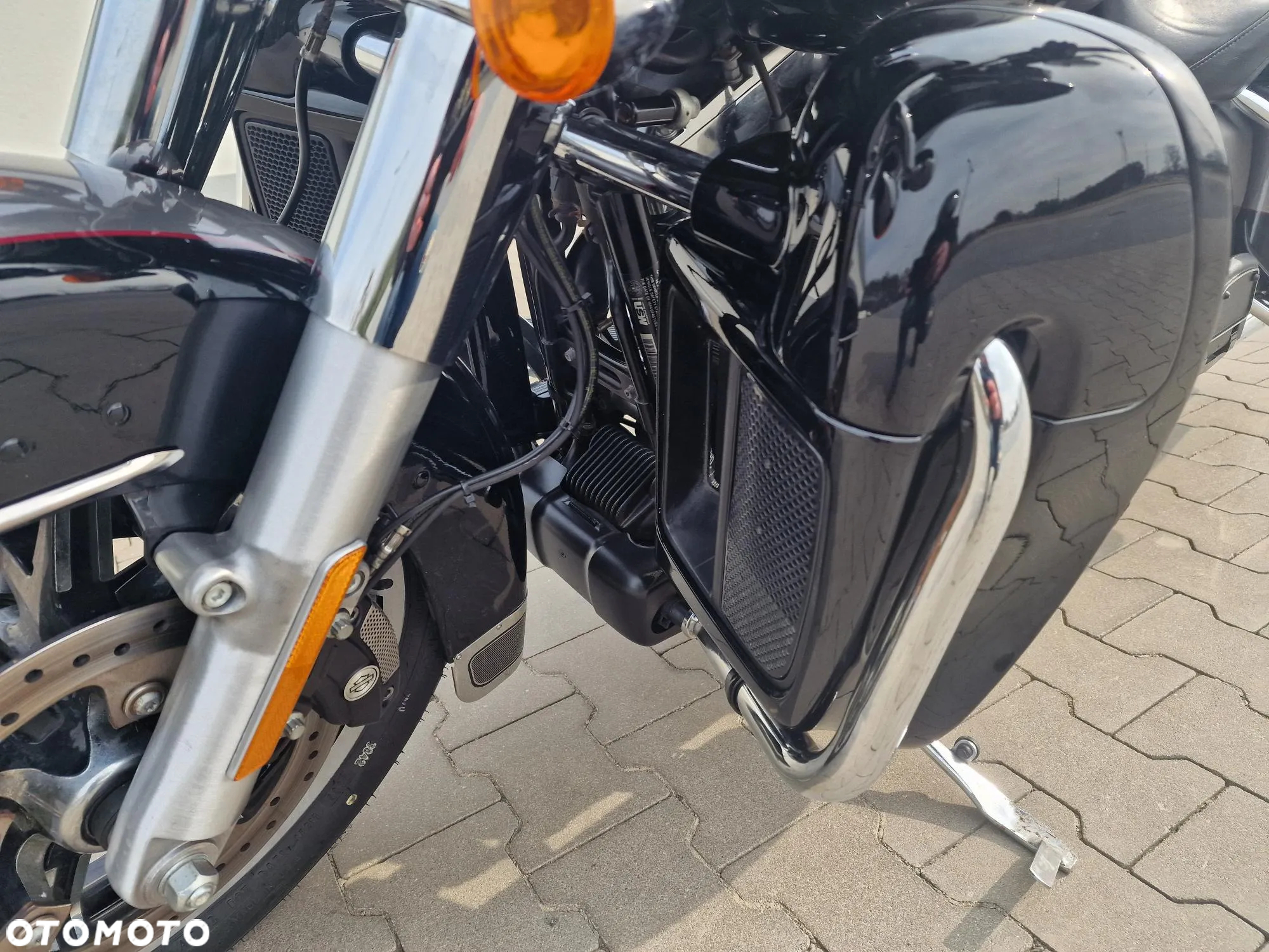 Harley-Davidson FLH Electra Glide - 8