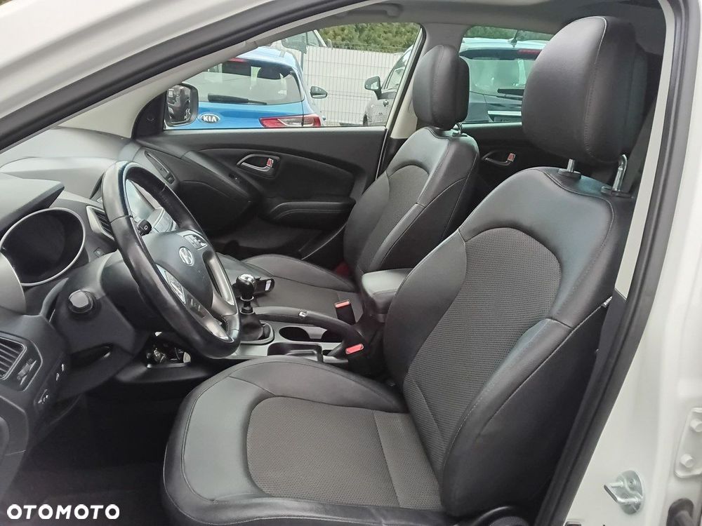 Hyundai ix35 1.6 2WD Fifa World Cup Edition - 17