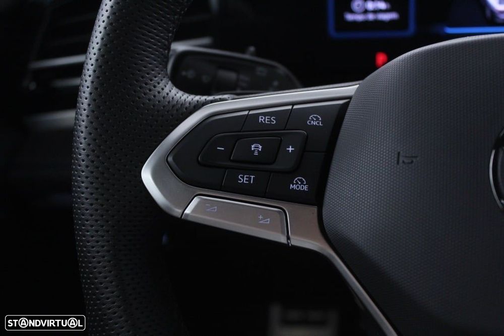 VW Passat Variant 1.5 TSI eHybrid R-Line DSG - 22