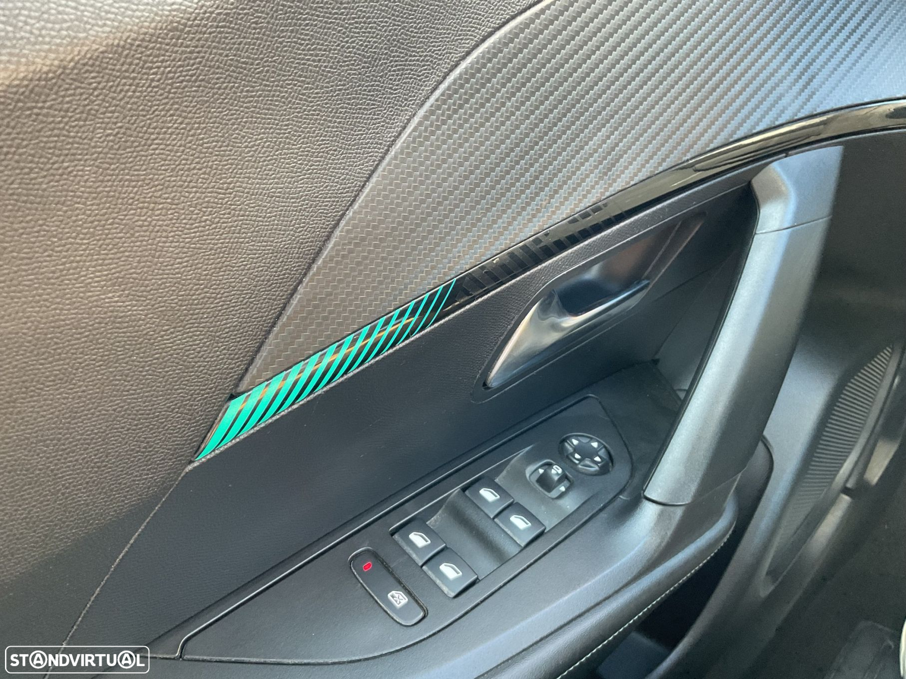Peugeot 2008 1.2 PureTech Allure Pack EAT8 - 16