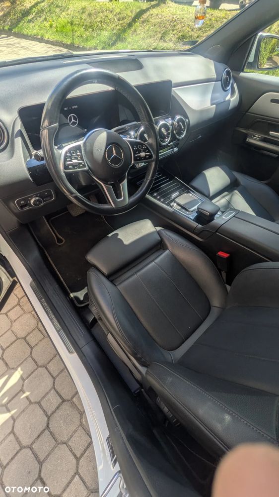 Mercedes-Benz GLA 200 - 4
