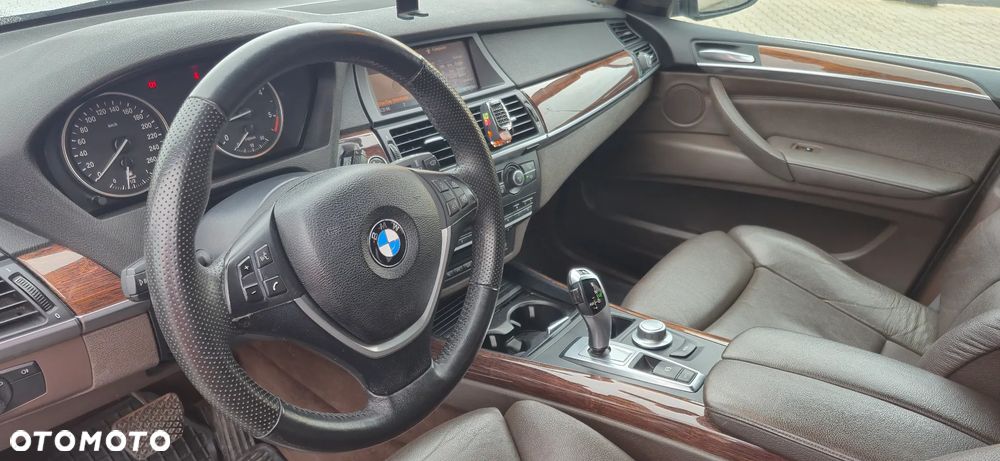 BMW X5 3.0sd xDrive - 9