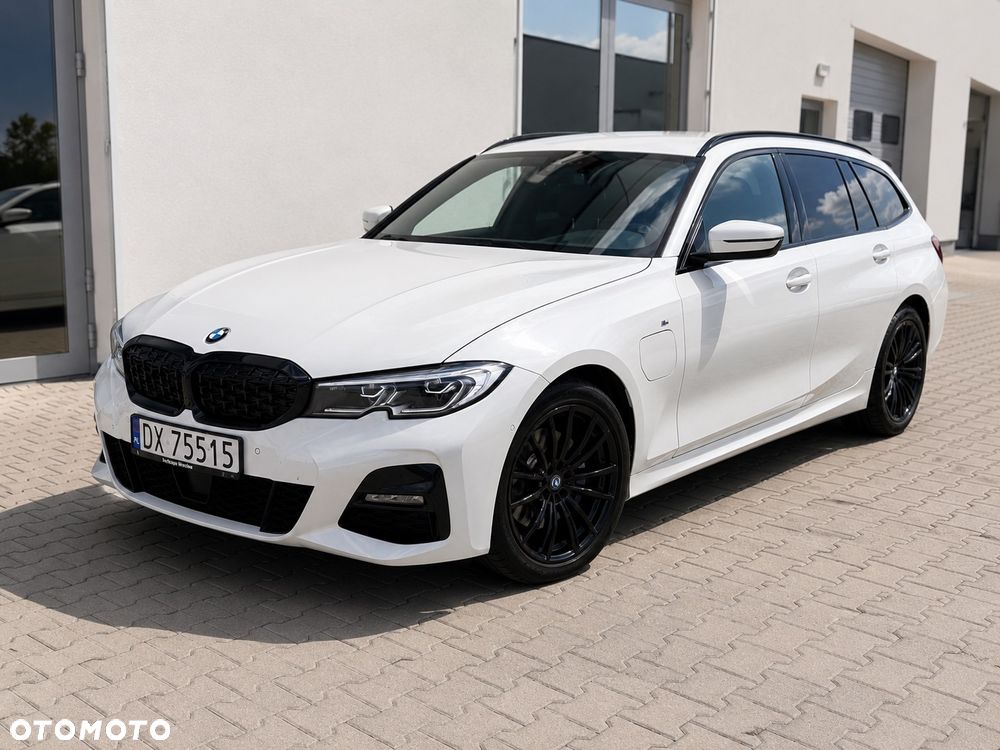 BMW Seria 3 330e xDrive M Sport sport - 2