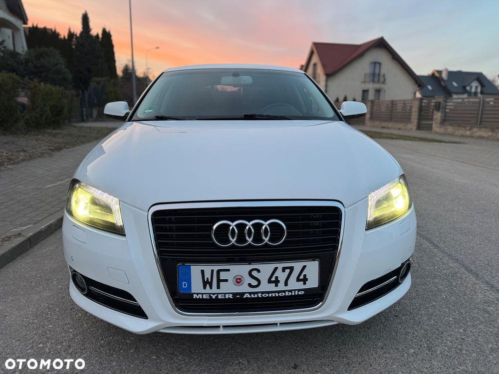 Audi A3 Sportback 2.0 TDI DPF S tronic S line Sportpaket - 11