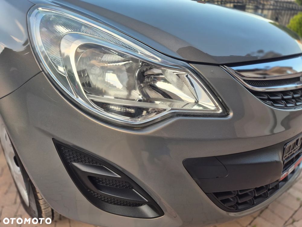 Opel Corsa 1.2 16V Essentia - 2