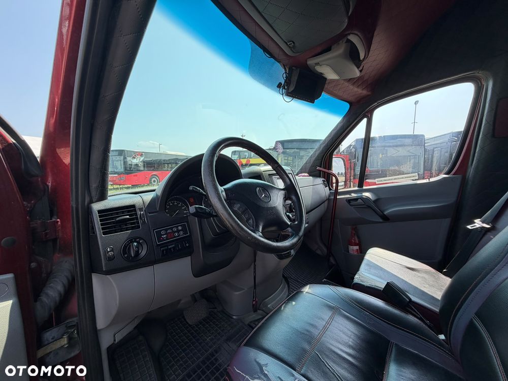 Mercedes-Benz Sprinter 519 - 20