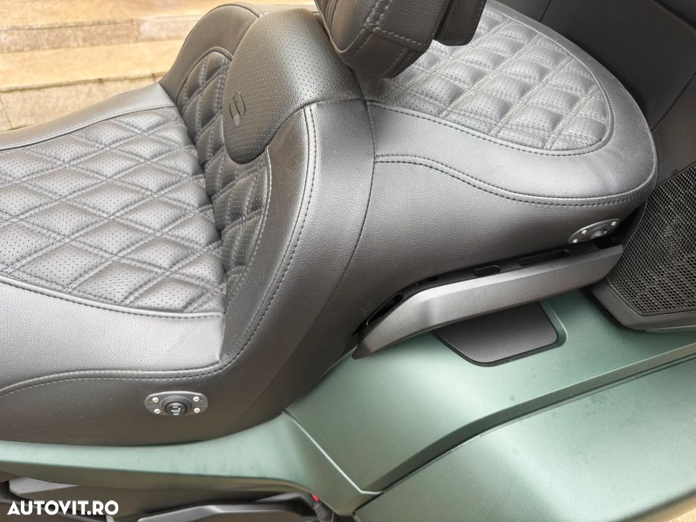 Honda GL 1800 Gold Wing - 22