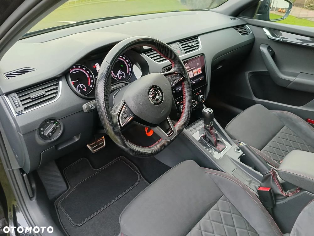 Skoda Octavia 2.0 TDI DSG RS - 19