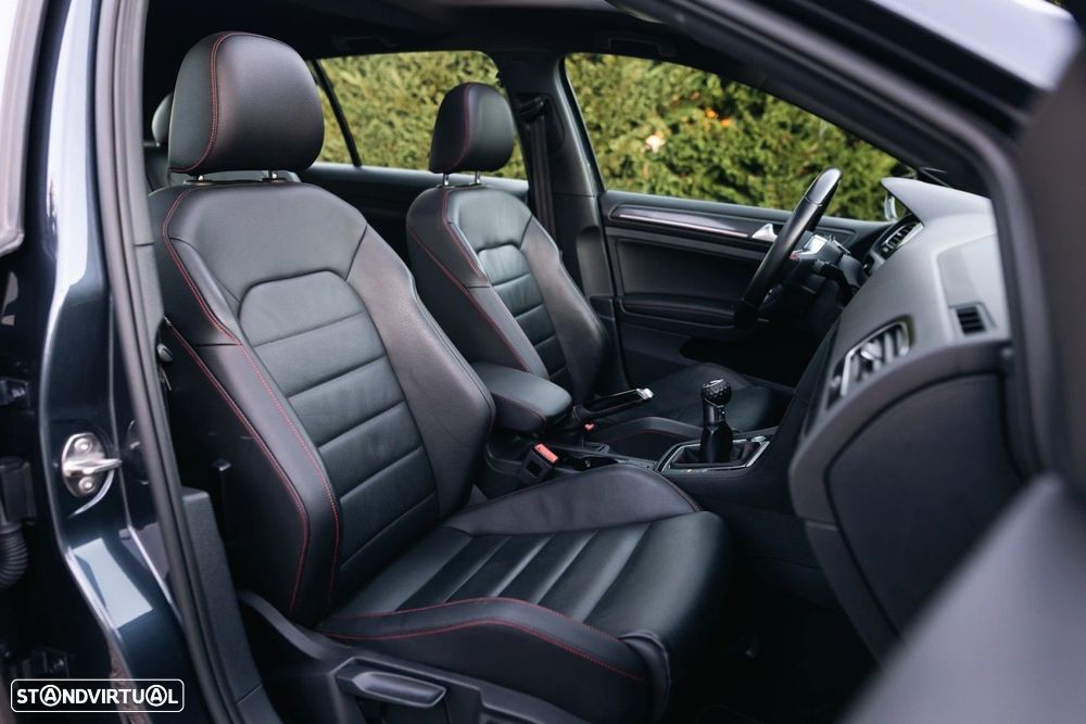VW Golf 2.0 TSi GTi - 38