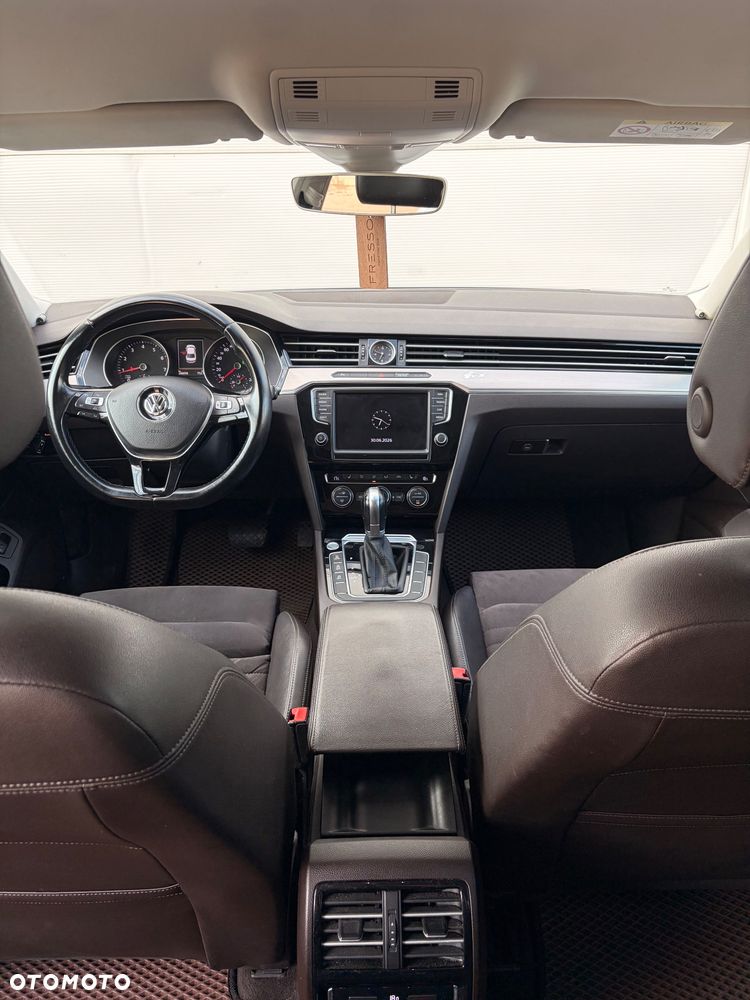 Volkswagen Passat 1.8 TSI (BlueMotion Technology) DSG Highline - 9