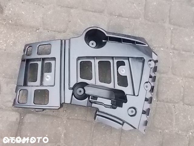 ŚLIZG ZDERZAKA PRAWY TYLNY BMW E84 - 1