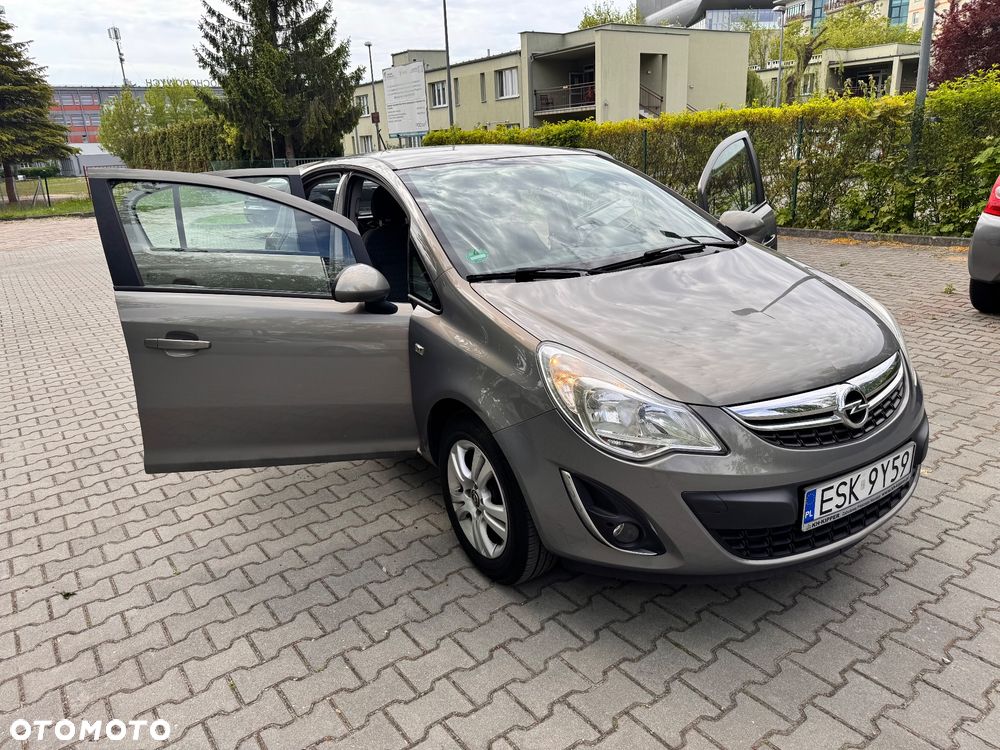 Opel Corsa 1.2 16V Essentia - 10