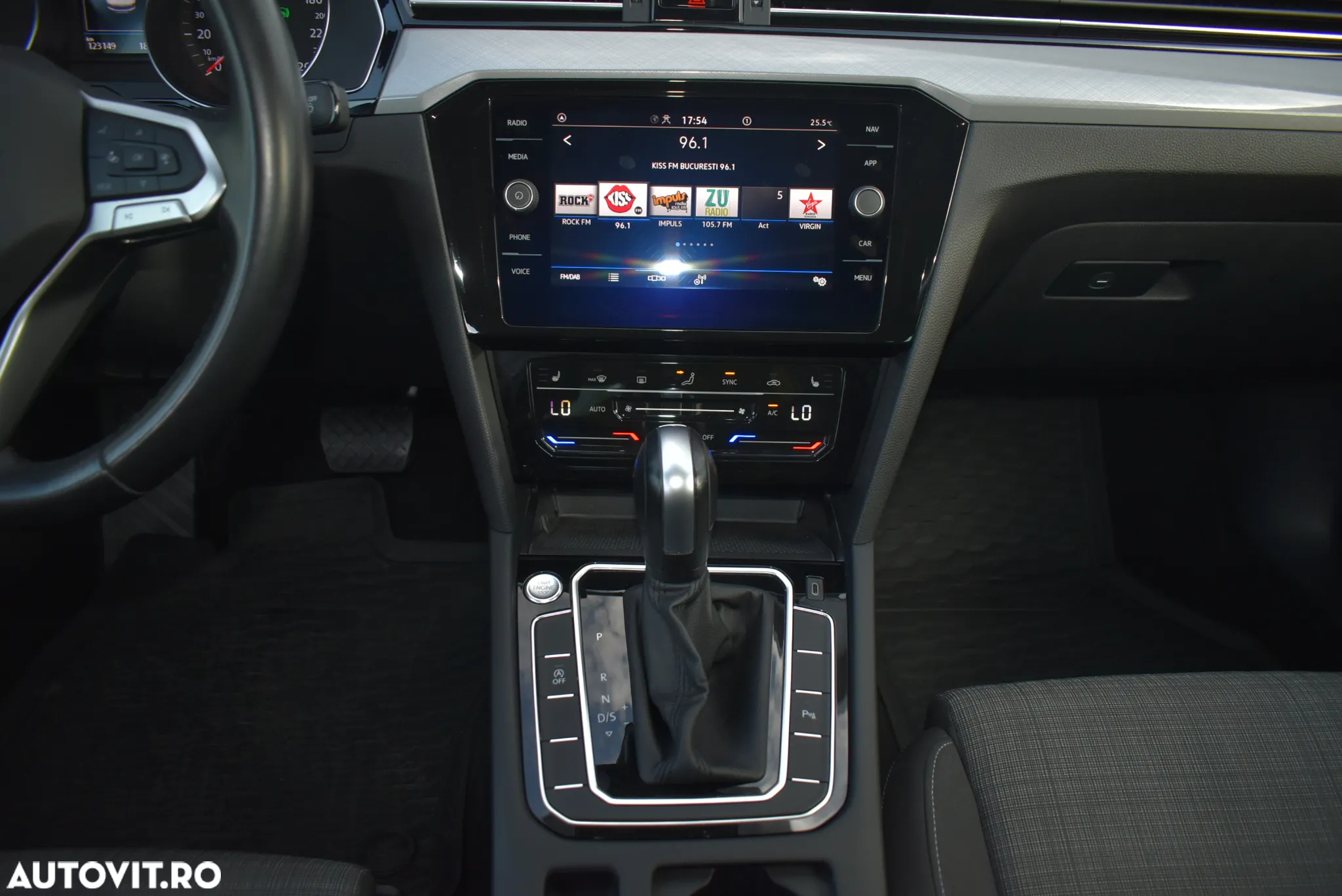 Volkswagen Passat 2.0 TDI DSG Comfortline - 6