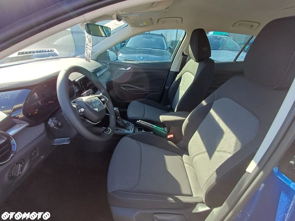 Skoda Fabia 1.0 TSI Drive DSG - 12