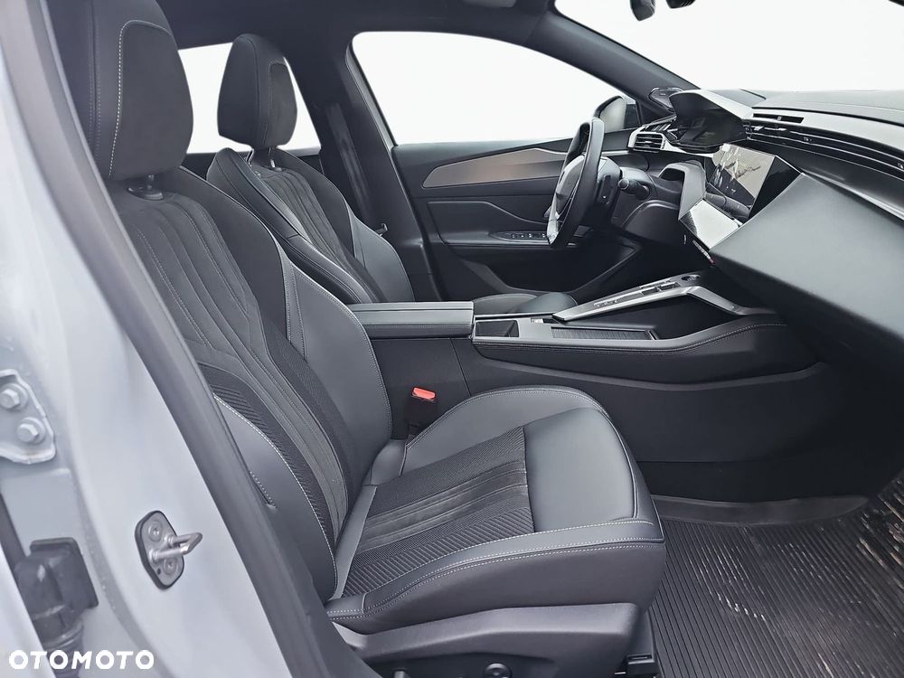 Peugeot 408 - 13