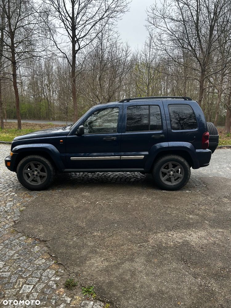 Jeep Liberty - 2